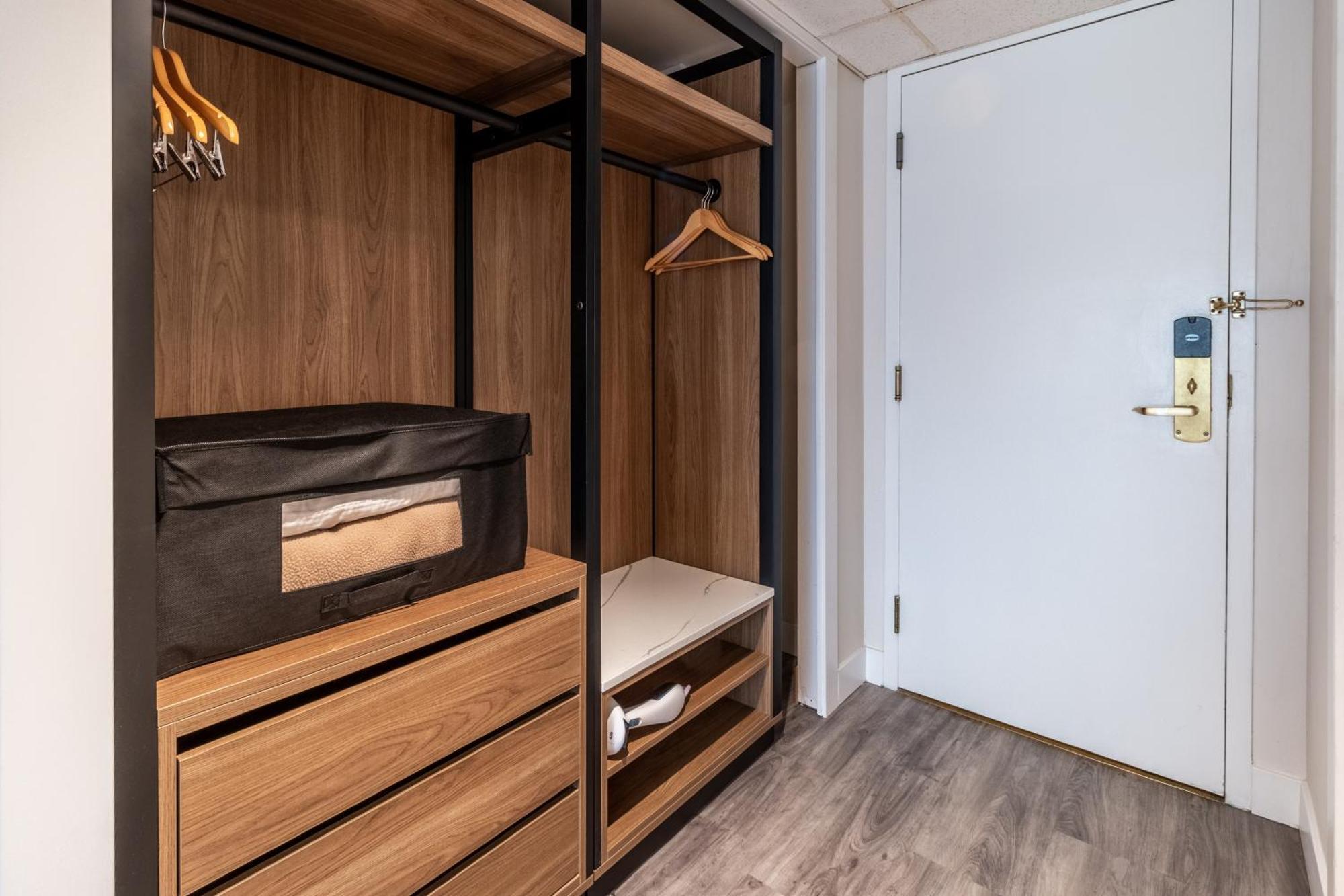 Atrium Hotel فانكوفر المظهر الخارجي الصورة